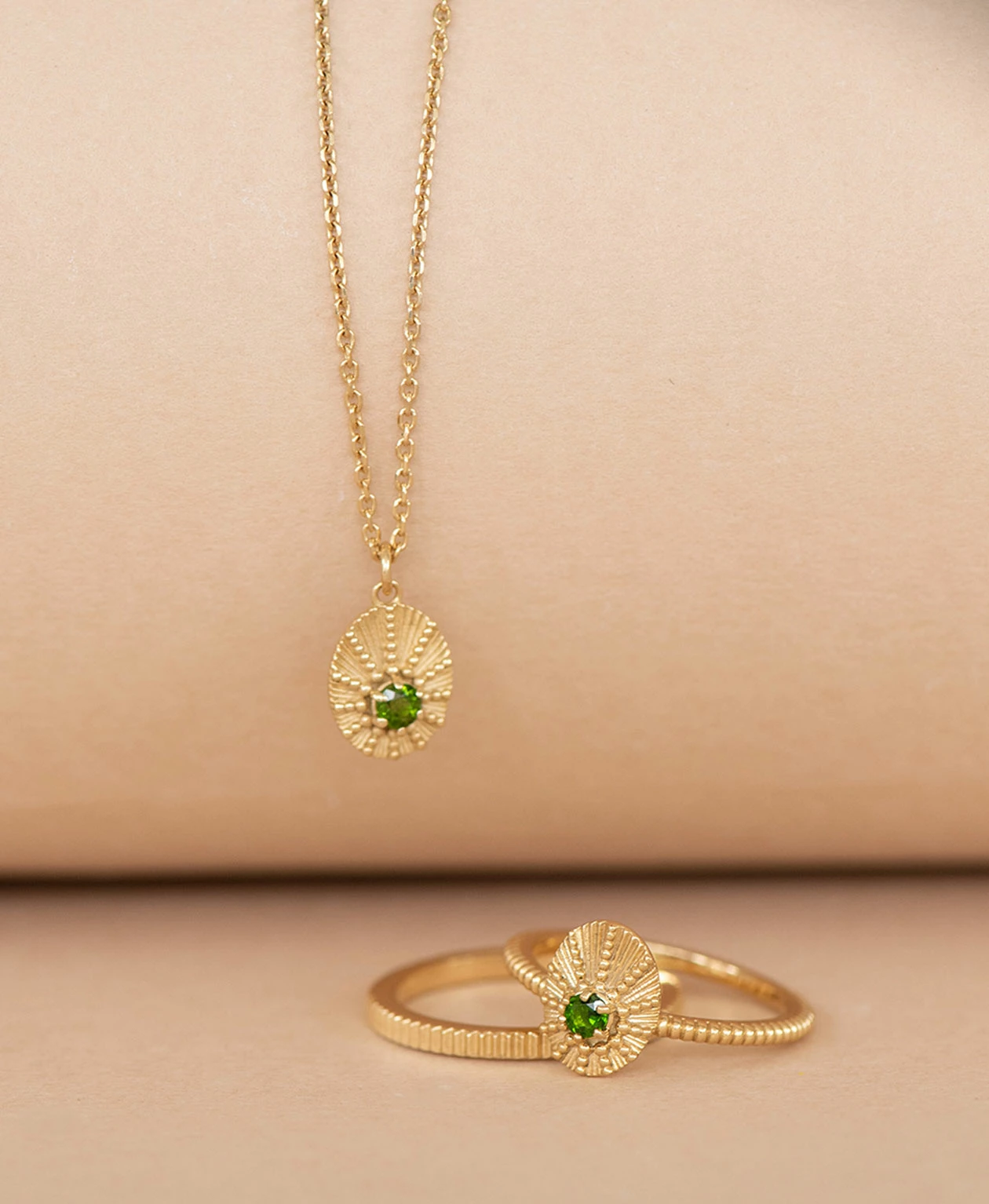 Zoe and Morgan Kina Chrome Diopside Necklace Gold 1 Zoe and Morgan Kina Chrome Diopside Necklace Gold