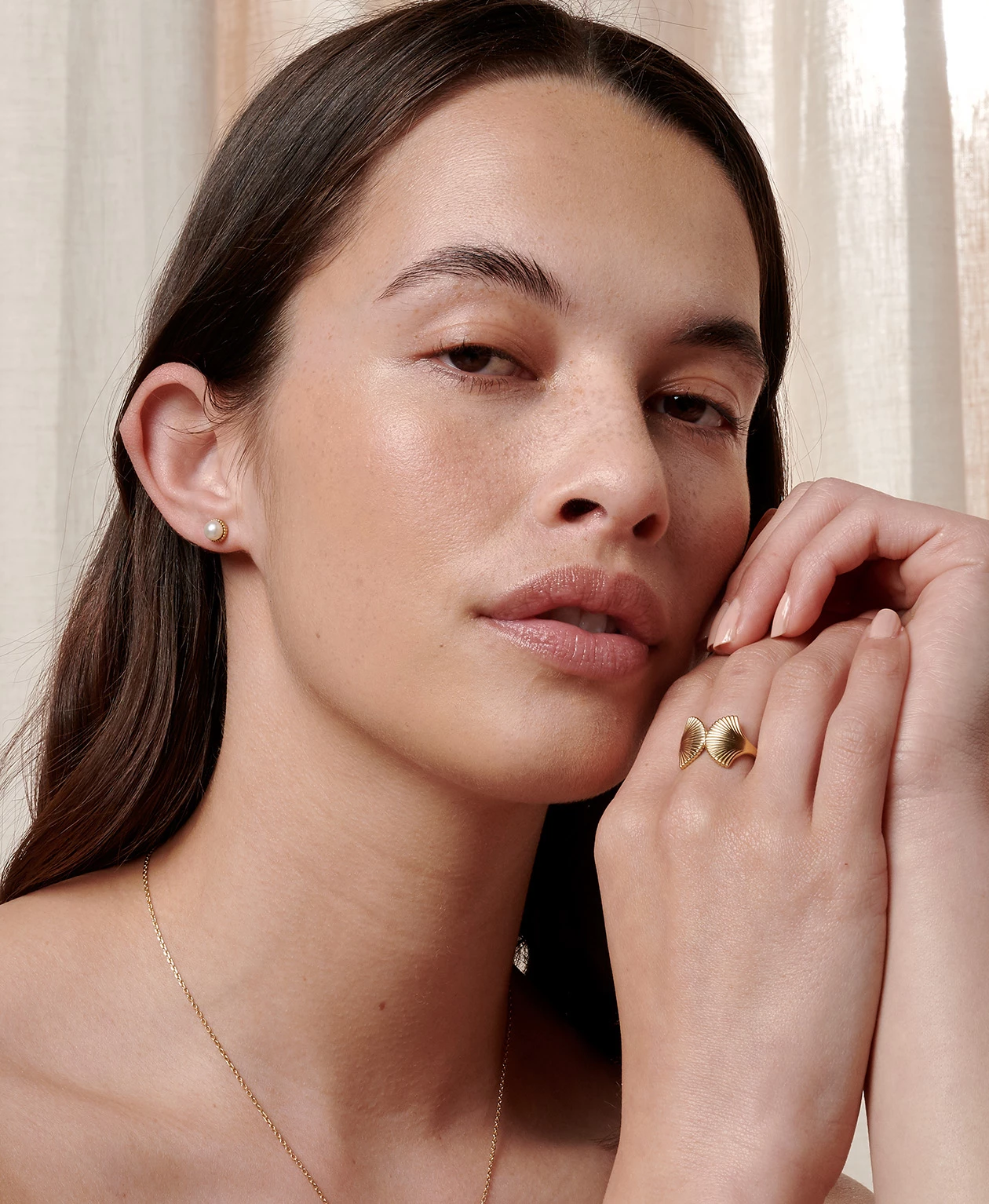 Zoe and Morgan Pearl Stud Earrings Gold 3 Zoe and Morgan Pearl Stud Earrings Gold