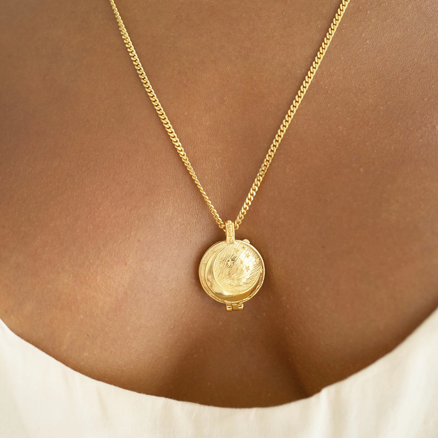 Zoe and Morgan Luna Transformation Locket Necklace Gold 4 Zoe and Morgan Luna Transformation Locket Necklace Gold