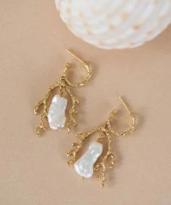 Zoe and Morgan Mutiara Pearl Gold Earrings