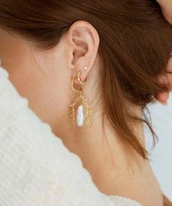 Zoe and Morgan Mutiara Pearl Gold Earrings
