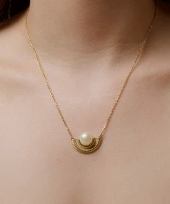 Zoe and Morgan Adella Gold and Pearl Necklace. 9 Zoe and Morgan Adella Gold and Pearl Necklace.